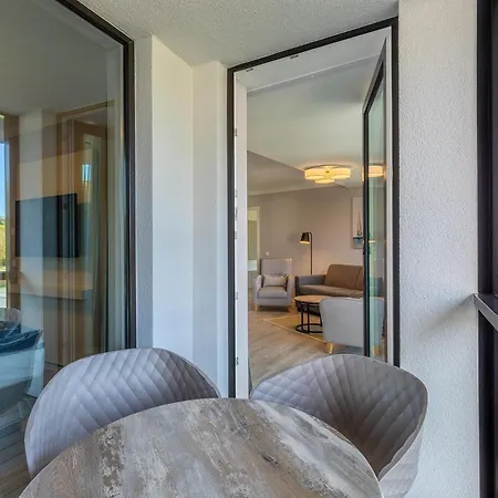 Deluxe-suite 1-04 Mit Gartenblick Und Loggia 뤼베크