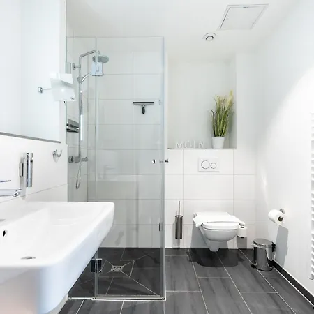 Deluxe-suite 1-04 Mit Gartenblick Und Loggia Apartment Lübeck