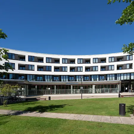 Deluxe-suite 1-04 Mit Gartenblick Und Loggia Apartment Lübeck